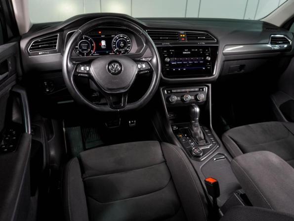 Volkswagen Tiguan II с пробегом 2018 года, цена 3 449 000 рублей, 102276 км, внедорожник, Автокод Объявления