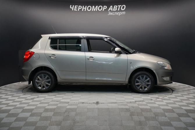 Skoda Fabia II Рестайлинг с пробегом 2013 года, цена 775 000 рублей, 222000 км, хэтчбек, Автокод Объявления