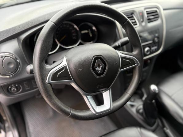 Renault Logan II Рестайлинг с пробегом 2019 года, цена 1 055 000 рублей, 106945 км, седан, Автокод Объявления