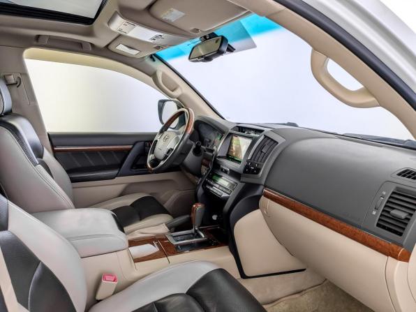 Toyota Land Cruiser 200 Series Рестайлинг 1 с пробегом 2012 года, цена 4 315 000 рублей, 129010 км, внедорожник, Автокод Объявления