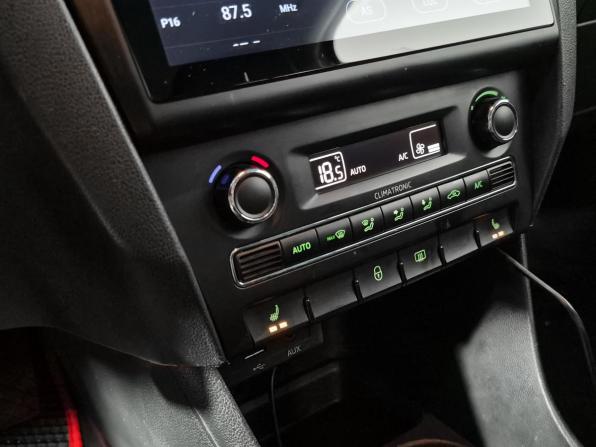 Skoda Rapid I с пробегом 2014 года, цена 565 000 рублей, 306926 км, лифтбек, Автокод Объявления