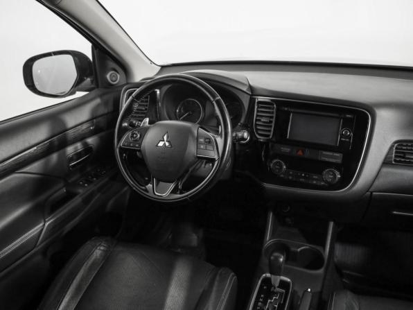 Mitsubishi Outlander III Рестайлинг 2 с пробегом 2016 года, цена 1 749 000 рублей, 194023 км, внедорожник, Автокод Объявления