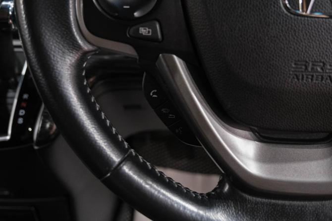 Honda Stepwgn V с пробегом 2015 года, цена 1 799 000 рублей, 132723 км, минивэн, Автокод Объявления