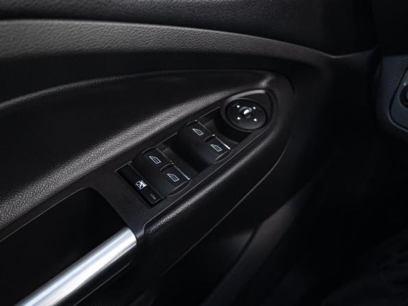 Ford Kuga II с пробегом 2013 года, цена 1 250 000 рублей, 75266 км, внедорожник, Автокод Объявления