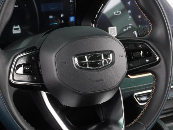 Geely Monjaro I с пробегом 2023 года, цена 3 449 000 рублей, 48321 км, внедорожник, Автокод Объявления