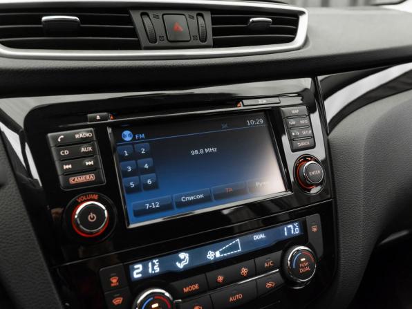 Nissan Qashqai II с пробегом 2018 года, цена 1 675 000 рублей, 123196 км, внедорожник, Автокод Объявления