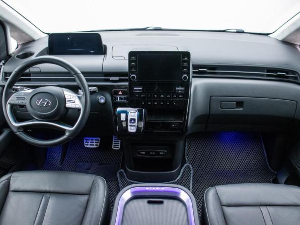 Hyundai Staria I с пробегом 2023 года, цена 5 500 000 рублей, 43435 км, минивэн, Автокод Объявления