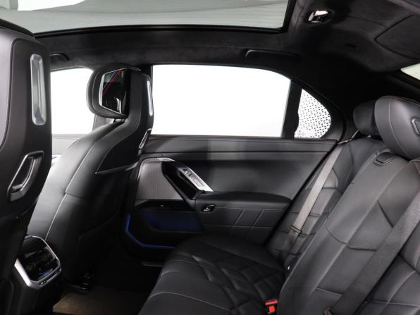 BMW 7 серии VII (G70) с пробегом 2022 года, цена 12 108 000 рублей, 13026 км, седан, Автокод Объявления