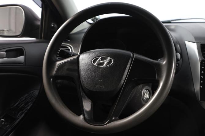 Hyundai Solaris I с пробегом 2012 года, цена 599 000 рублей, 235000 км, седан, Автокод Объявления