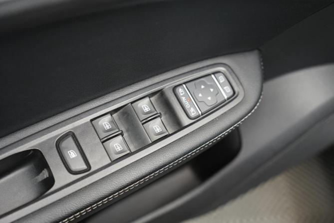 Renault Arkana I с пробегом 2022 года, цена 1 999 000 рублей, 72242 км, внедорожник, Автокод Объявления