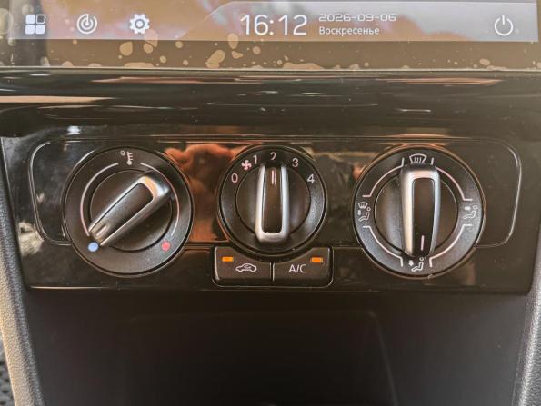 Volkswagen Polo V Рестайлинг с пробегом 2017 года, цена 960 000 рублей, 233265 км, седан, Автокод Объявления