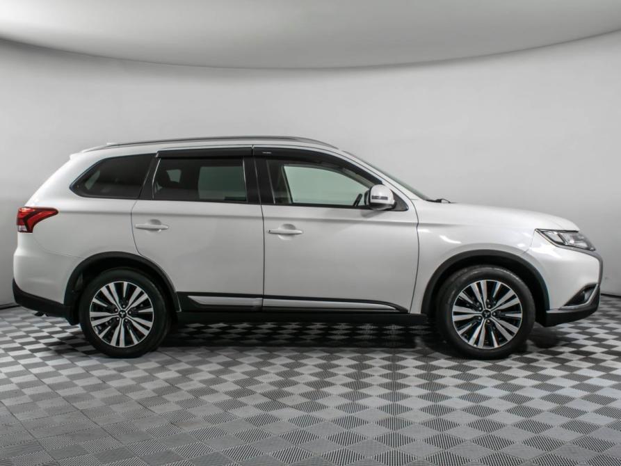 Mitsubishi Outlander III Рестайлинг 3 Москва  - изображение 4