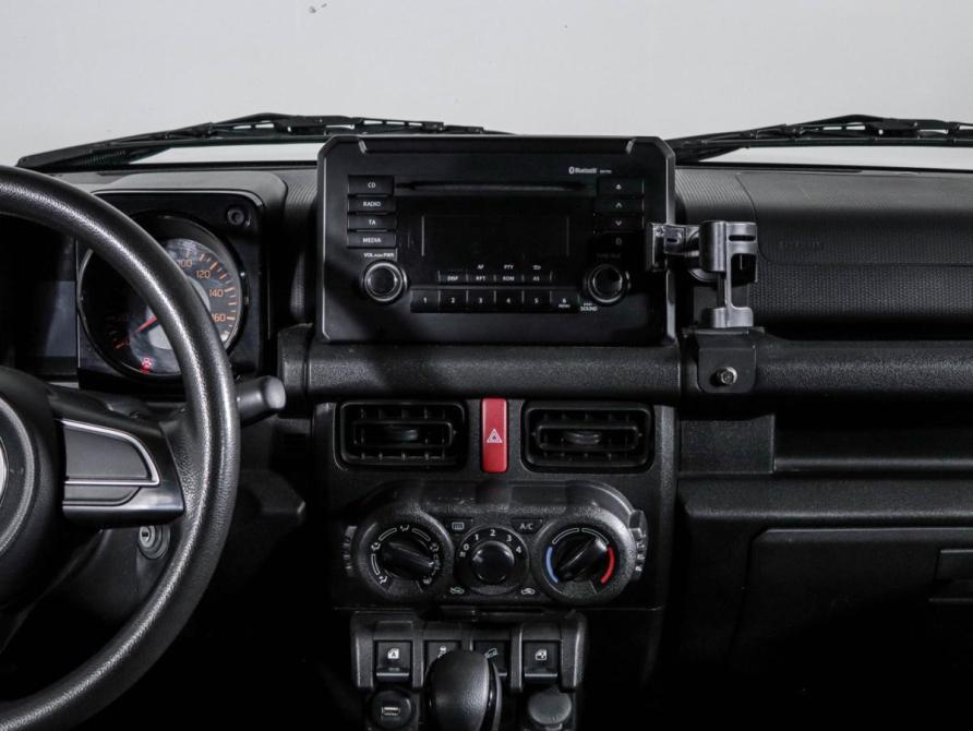 Suzuki Jimny IV Москва  - изображение 13