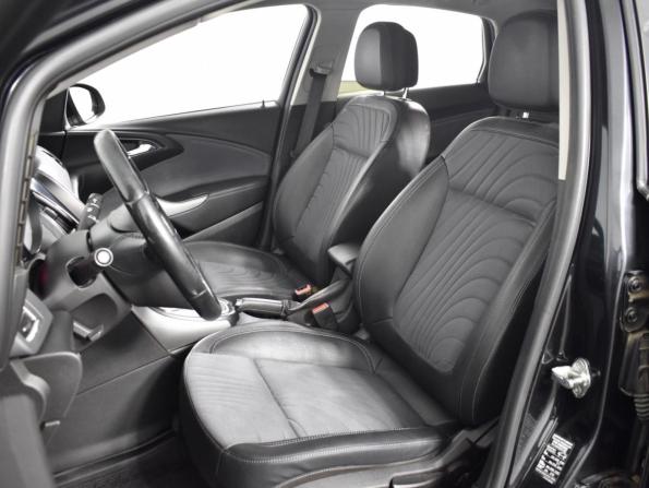 Opel Astra J Рестайлинг с пробегом 2013 года, цена 723 200 рублей, 214004 км, седан, Автокод Объявления