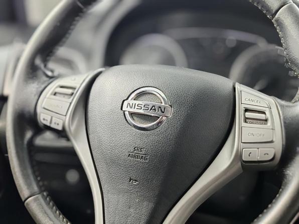 Nissan Tiida II с пробегом 2015 года, цена 999 000 рублей, 163109 км, хэтчбек, Автокод Объявления