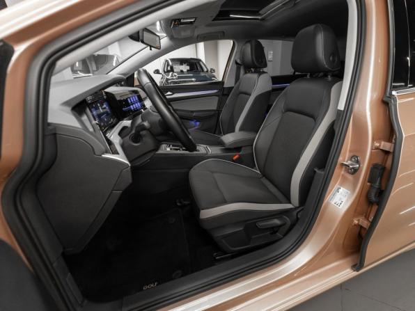 Volkswagen Golf VIII с пробегом 2021 года, цена 2 440 000 рублей, 45939 км, хэтчбек, Автокод Объявления