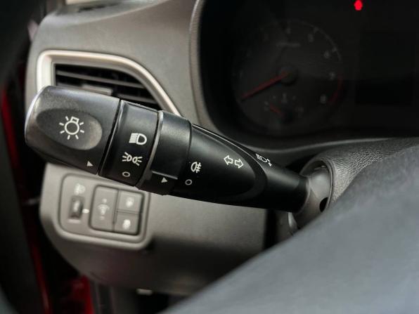 Hyundai Solaris II с пробегом 2017 года, цена 1 499 900 рублей, 64768 км, седан, Автокод Объявления