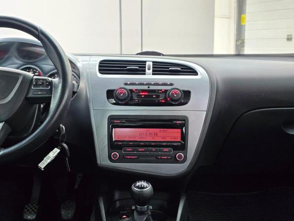 SEAT Leon II Рестайлинг с пробегом 2011 года, цена 899 000 рублей, 85400 км, хэтчбек, Автокод Объявления