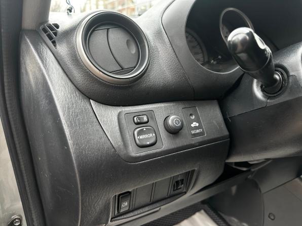 Toyota RAV4 II (XA20) Рестайлинг с пробегом 2004 года, цена 795 000 рублей, 272731 км, внедорожник, Автокод Объявления