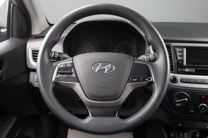 Hyundai Solaris II с пробегом 2018 года, цена 1 100 000 рублей, 214500 км, седан, Автокод Объявления
