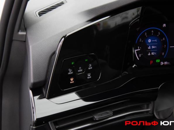 Volkswagen Golf VIII с пробегом 2022 года, цена 2 520 000 рублей, 21810 км, хэтчбек, Автокод Объявления