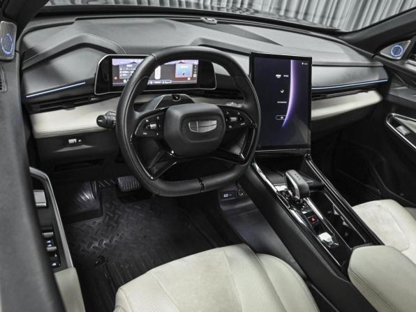 Geely Atlas II с пробегом 2023 года, цена 2 344 000 рублей, 35896 км, внедорожник, Автокод Объявления