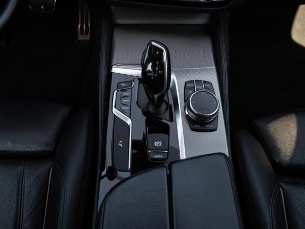 BMW 5 серии VII (G30/G31/G38) с пробегом 2017 года, цена 3 648 000 рублей, 220118 км, седан, Автокод Объявления