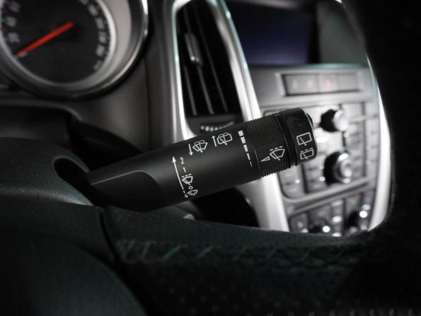 Opel Astra J Рестайлинг с пробегом 2013 года, цена 919 000 рублей, 175048 км, хэтчбек, Автокод Объявления