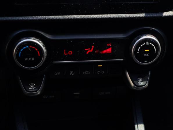 Kia Rio IV Рестайлинг с пробегом 2021 года, цена 1 850 000 рублей, 60061 км, хэтчбек, Автокод Объявления