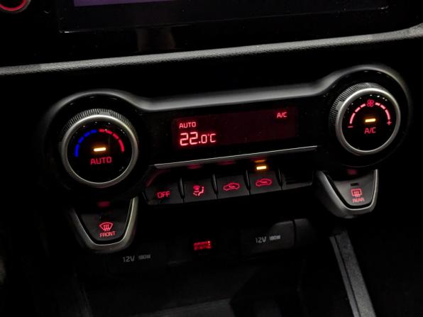 Kia Rio IV Рестайлинг с пробегом 2021 года, цена 1 760 000 рублей, 113102 км, хэтчбек, Автокод Объявления