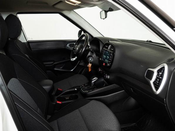 Kia Soul III с пробегом 2021 года, цена 2 240 000 рублей, 34511 км, хэтчбек, Автокод Объявления
