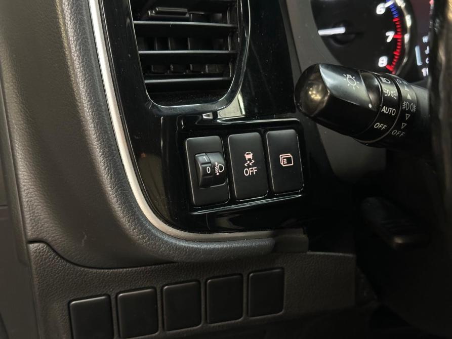 Mitsubishi Outlander III Рестайлинг 2 Санкт-Петербург  - изображение 12