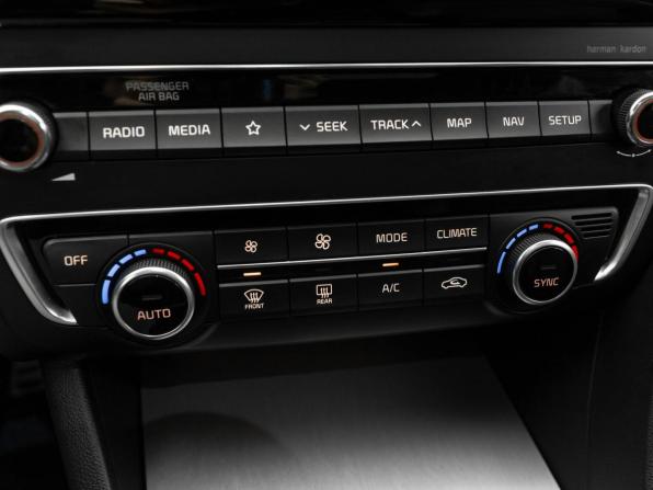 Kia Optima IV Рестайлинг с пробегом 2019 года, цена 2 370 000 рублей, 98700 км, седан, Автокод Объявления