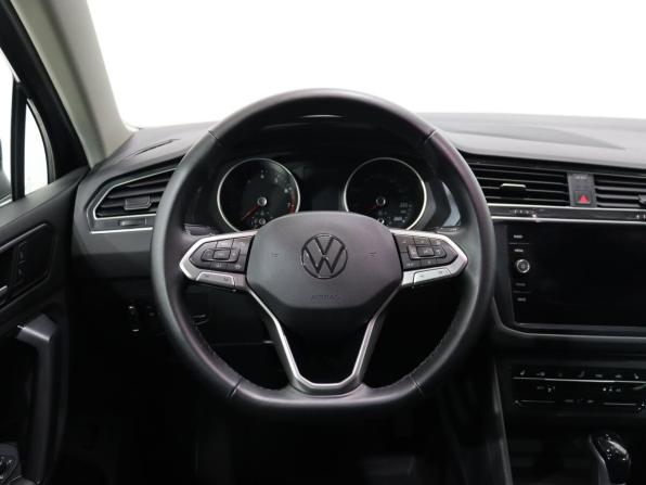 Volkswagen Tiguan II Рестайлинг с пробегом 2021 года, цена 2 950 000 рублей, 41105 км, внедорожник, Автокод Объявления