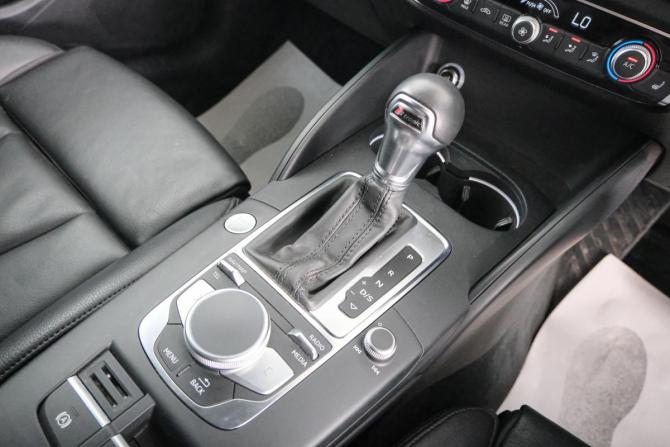 Audi A3 III (8V) Рестайлинг с пробегом 2019 года, цена 2 109 000 рублей, 37500 км, седан, Автокод Объявления