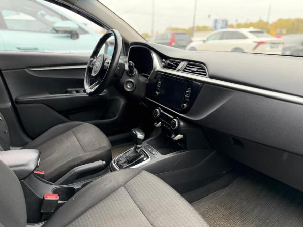 Kia Rio IV Рестайлинг с пробегом 2020 года, цена 1 374 000 рублей, 155005 км, седан, Автокод Объявления