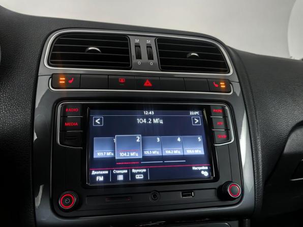 Volkswagen Polo V Рестайлинг с пробегом 2019 года, цена 1 485 000 рублей, 60405 км, седан, Автокод Объявления
