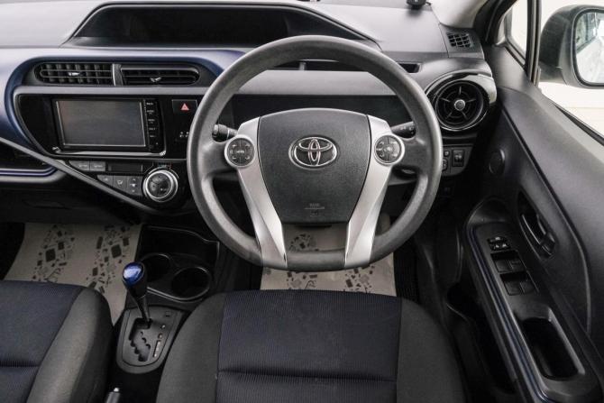 Toyota Aqua I Рестайлинг с пробегом 2016 года, цена 909 000 рублей, 229739 км, хэтчбек, Автокод Объявления