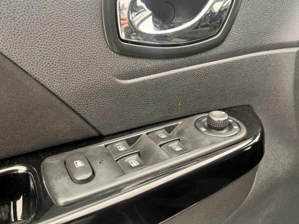 Renault Kaptur I с пробегом 2016 года, цена 850 000 рублей, 289200 км, внедорожник, Автокод Объявления