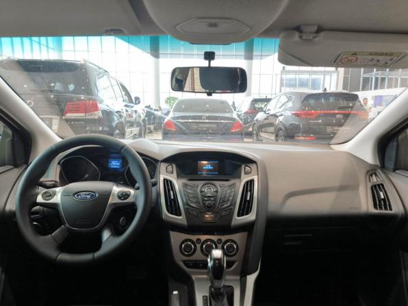 Ford Focus III Рестайлинг с пробегом 2015 года, цена 899 000 рублей, 252000 км, хэтчбек, Автокод Объявления