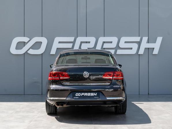 Volkswagen Passat B7 с пробегом 2011 года, цена 1 370 000 рублей, 254461 км, седан, Автокод Объявления