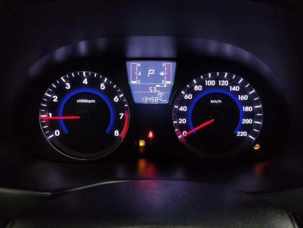 Hyundai Solaris I Рестайлинг с пробегом 2015 года, цена 1 045 000 рублей, 134583 км, хэтчбек, Автокод Объявления