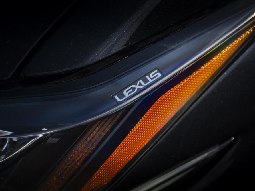 Lexus ES VII Москва  - изображение 3