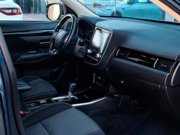 Mitsubishi Outlander III Рестайлинг 3 с пробегом 2022 года, цена 2 720 000 рублей, 91017 км, внедорожник, Автокод Объявления