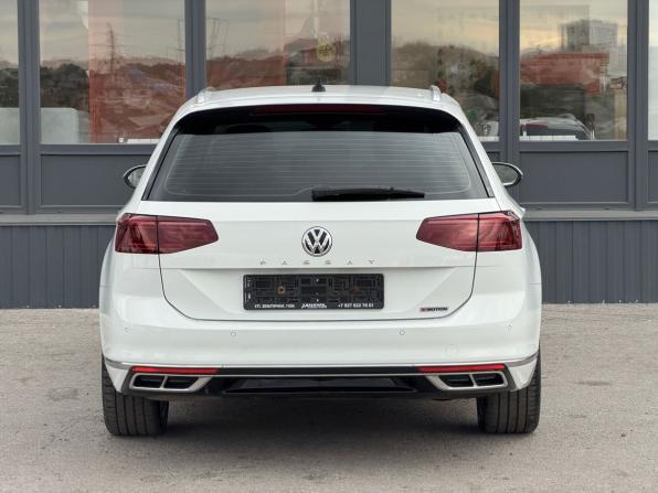 Volkswagen Passat B8 Рестайлинг с пробегом 2019 года, цена 2 749 000 рублей, 172000 км, универсал, Автокод Объявления