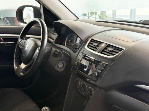 Suzuki Swift IV с пробегом 2013 года, цена 837 000 рублей, 131809 км, хэтчбек, Автокод Объявления