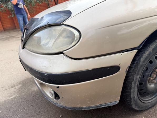 Renault Megane I Рестайлинг с пробегом 1999 года, цена 150 000 рублей, 252009 км, седан, Автокод Объявления