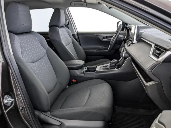 Toyota RAV4 V (XA50) с пробегом 2021 года, цена 3 330 000 рублей, 75006 км, внедорожник, Автокод Объявления