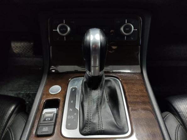 Volkswagen Touareg II Рестайлинг с пробегом 2015 года, цена 2 533 000 рублей, 308921 км, внедорожник, Автокод Объявления