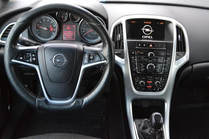 Opel Astra J Рестайлинг с пробегом 2012 года, цена 770 000 рублей, 178526 км, хэтчбек, Автокод Объявления